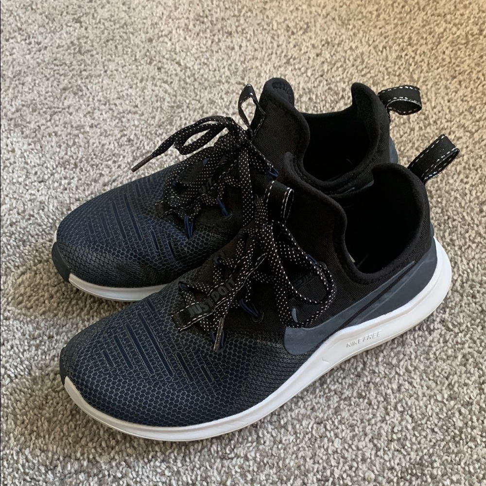Women’s Nike sneakers